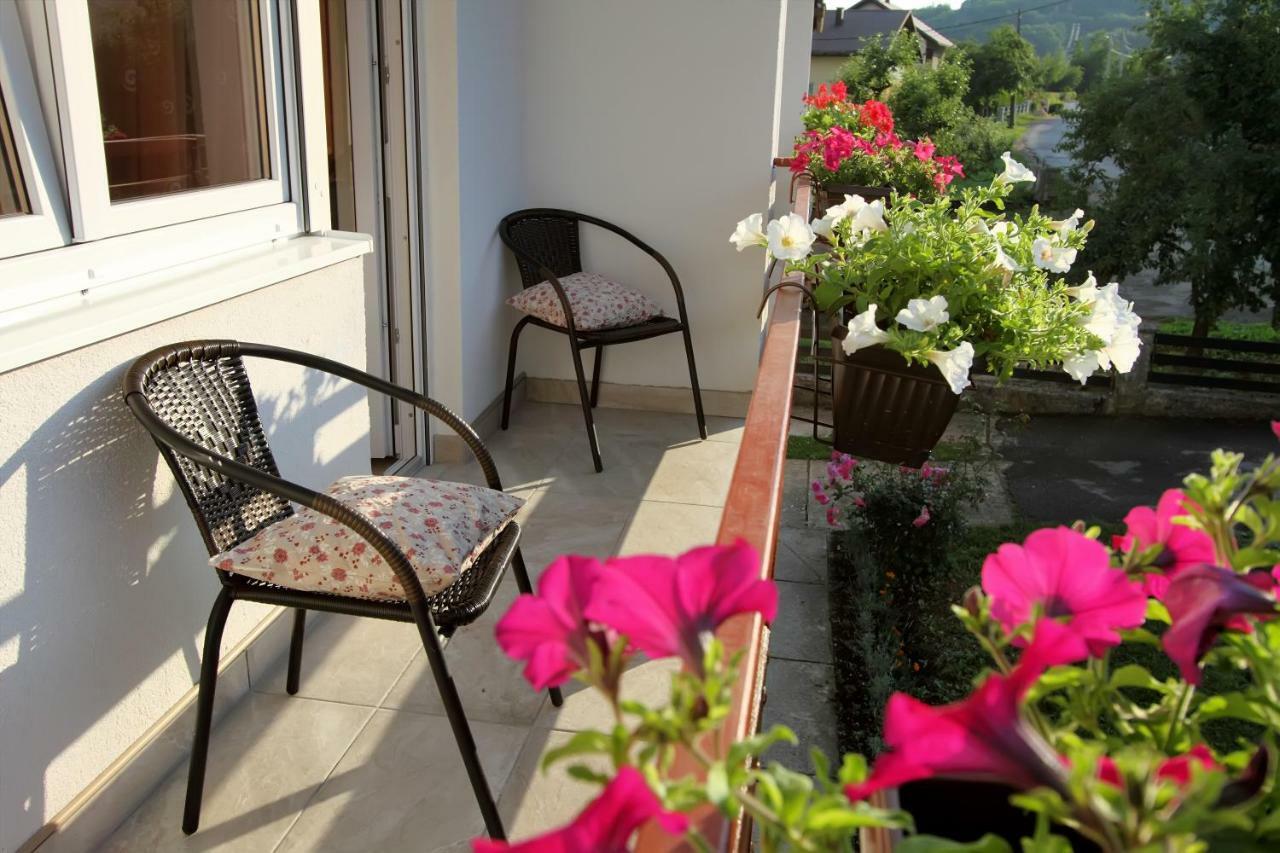 Nikolina I Katarina Apartment Otočac Exterior foto