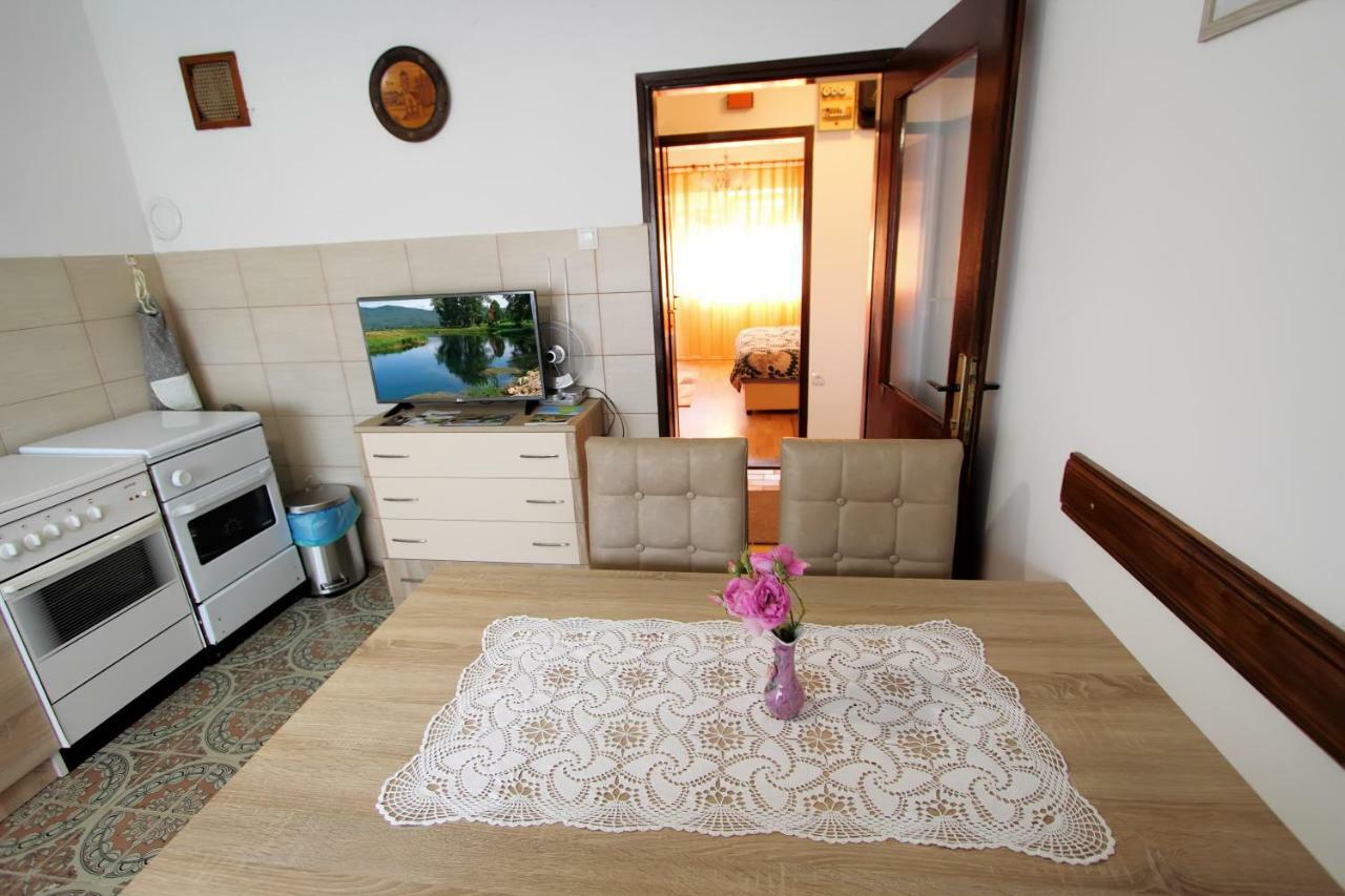Nikolina I Katarina Apartment Otočac Exterior foto
