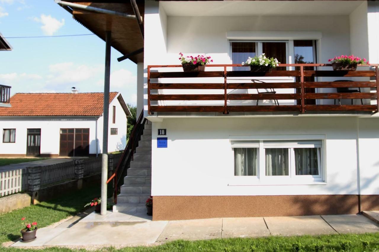 Nikolina I Katarina Apartment Otočac Exterior foto